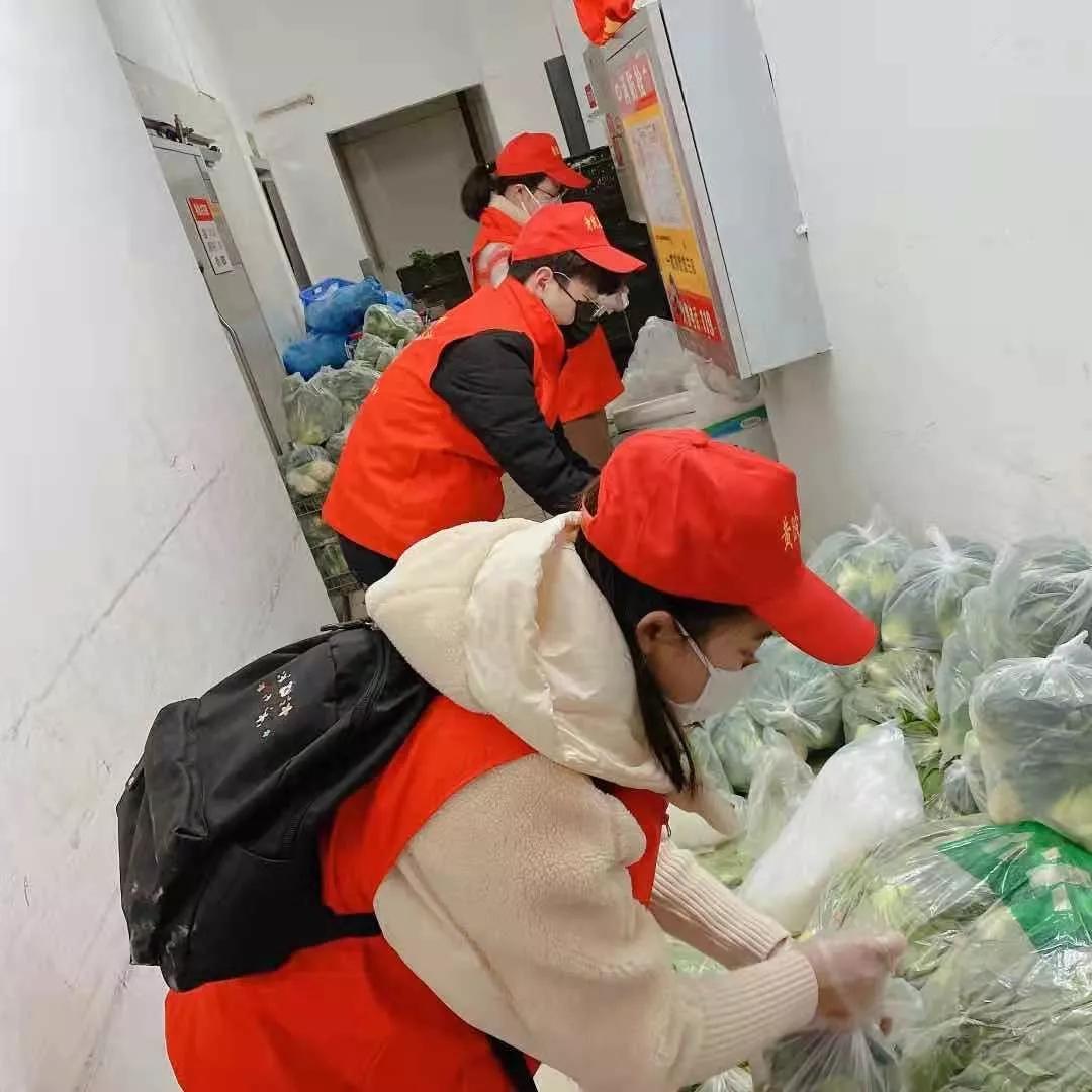 在抗疫一线彰显青春担当,在战役一线彰显担当与责任