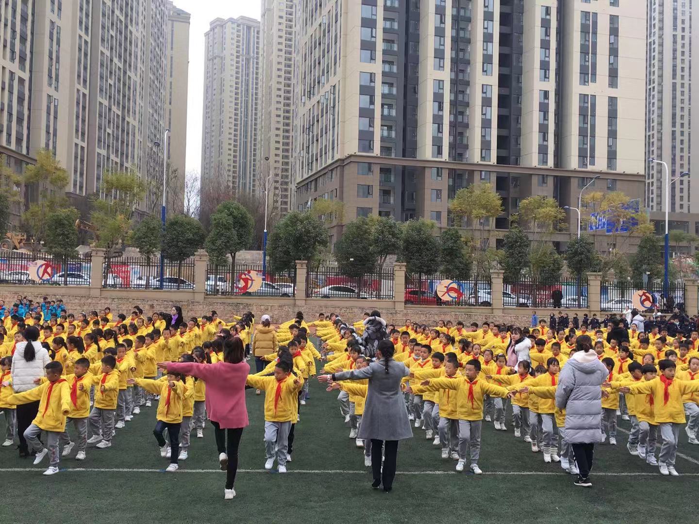 浸润于西南联大35位院士寄居地，昆明北市区这所小学的学生厉害了