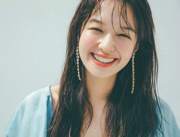 哇哦！这位“日杂美妆一姐”原来已经是当妈的人了？