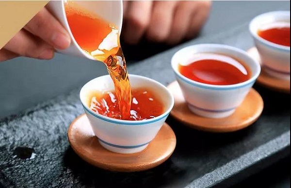 一把优质紫砂壶具备哪些特点,一把紫砂壶好不好