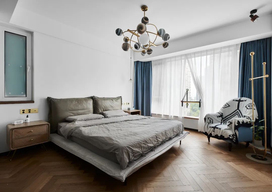 邻居秀家|细节控的家有多治愈?单凭她家开关就能出圈了