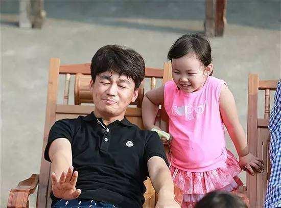 撤侨令下，王宝强董卿将骨肉分离？白岩松无辜躺枪