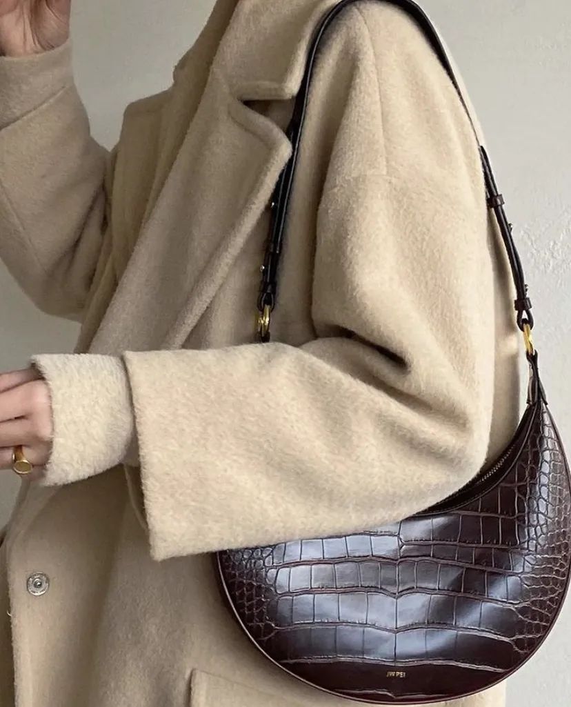 蕾哈娜菠萝纹的服装,蕾哈娜服装品牌