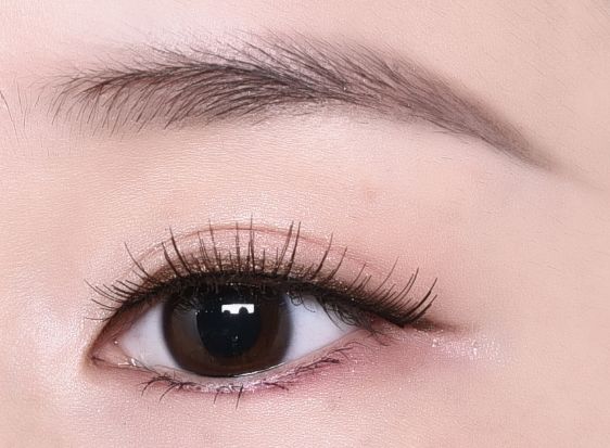 画眼线一步一步教程,画眼线小技巧一看就会