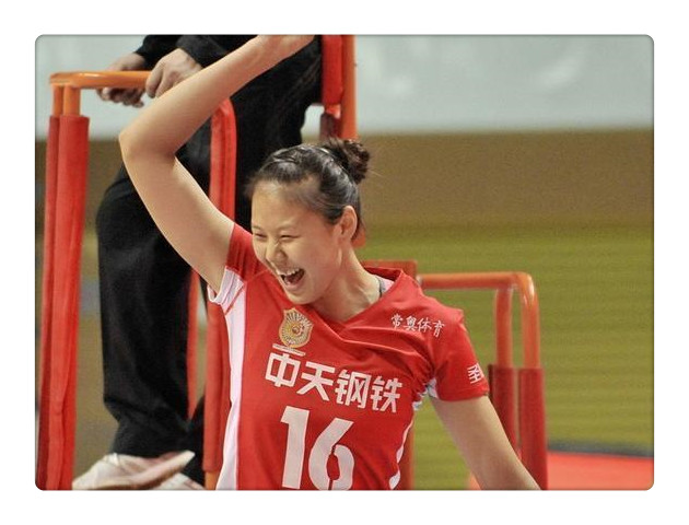 龚翔宇在中国女排接应的位置,接应中国女排