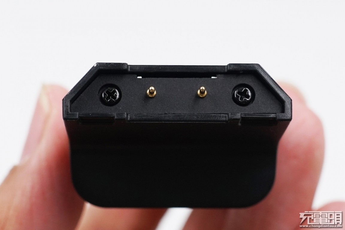 mophie二合一无线充电底座,mophie推出四合一无线充电器