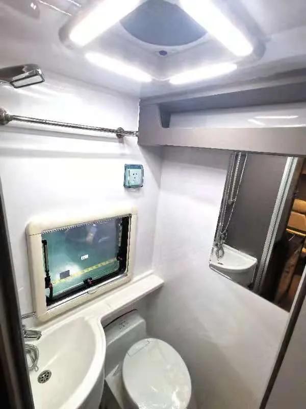 最新款国产依维柯房车,匠心房车