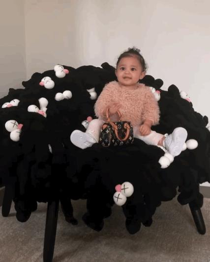 5岁脱单，7岁护肤，这只是星二代们的日常“烧钱”操作？