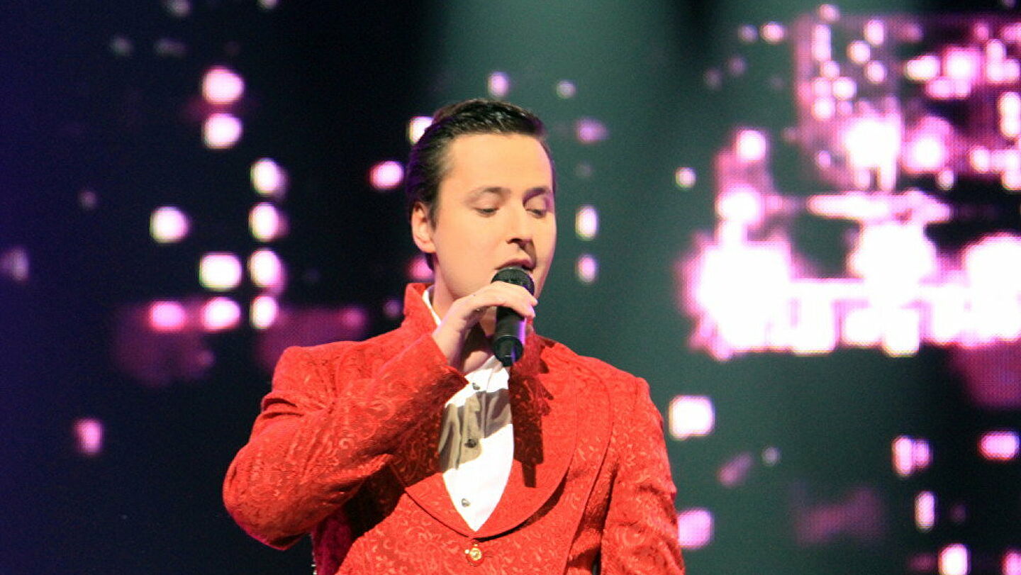 还记得俄罗斯海豚音王子维塔斯吗，消失近10年，他在做些什么