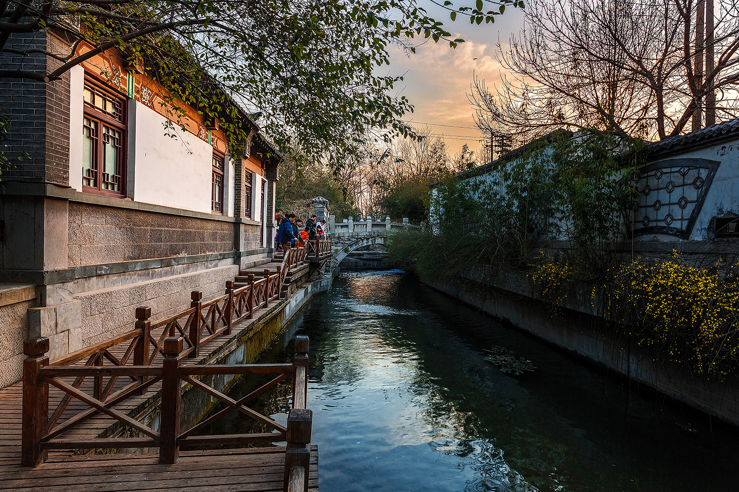 趵突泉诗赵孟頫创作背景,赵孟頫的趵突泉诗