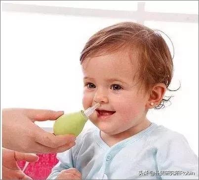 宝宝的鼻腔脆弱，在给宝宝清理鼻腔前，建议你先读一下