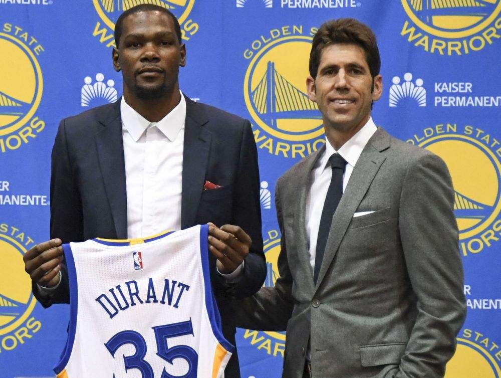 杜兰特的35号球衣被勇士退役 (勇士什么时候退役杜兰特35号球衣)