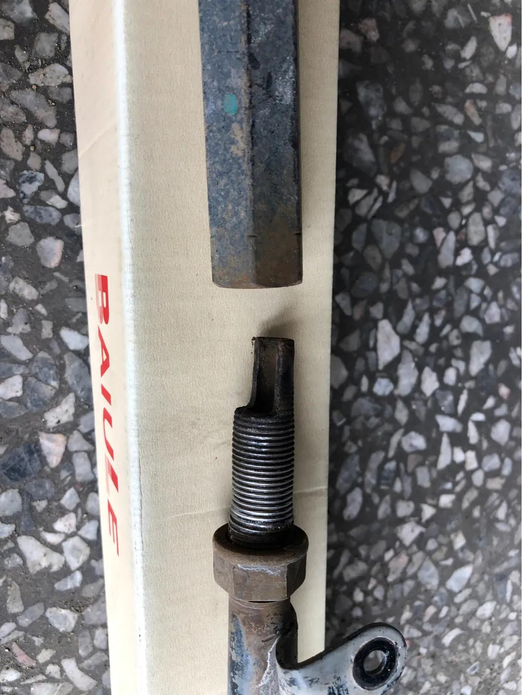 凯美瑞车身晃动怎么解决,凯美瑞行驶中摇晃怎么回事