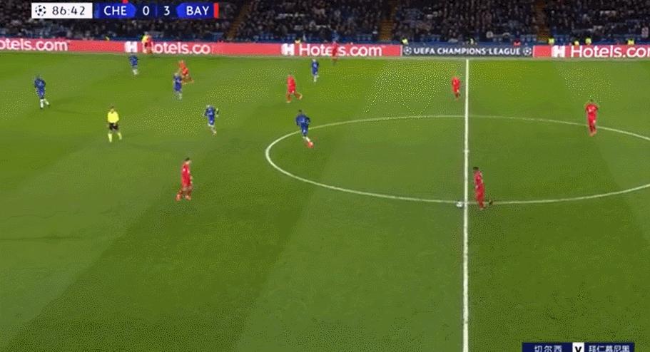 足球运动员为什么腿粗,足球运动员腿肌肉