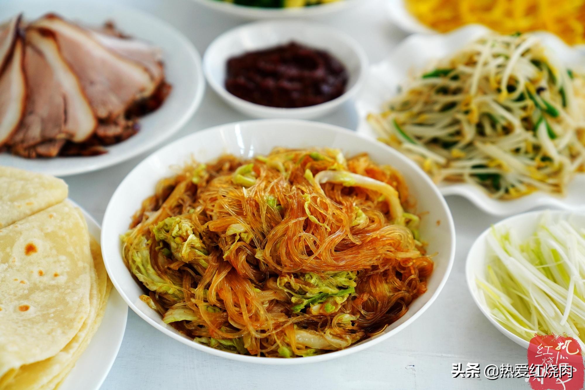 饺子皮蒸春饼抹油了还是撕不开,为什么春饼皮现做容易破