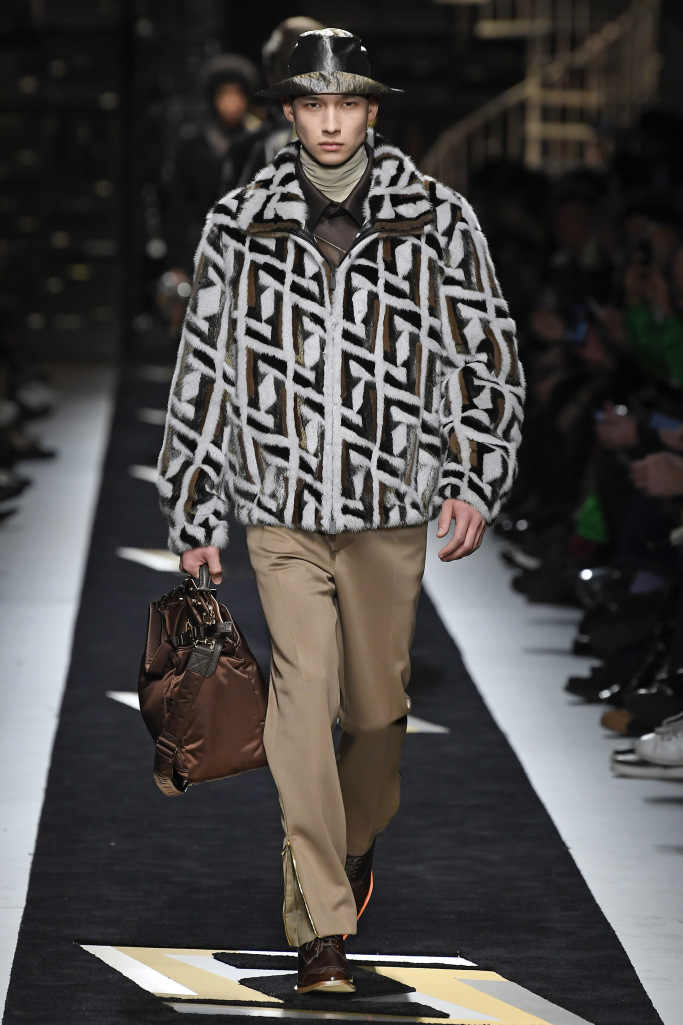 fendi2020秋冬男装秀设计思路,米兰时装周fendi2022春夏系列