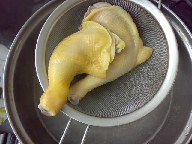 鸡汤可以熬出乳白色吗,怎么熬鸡汤变乳白色呢