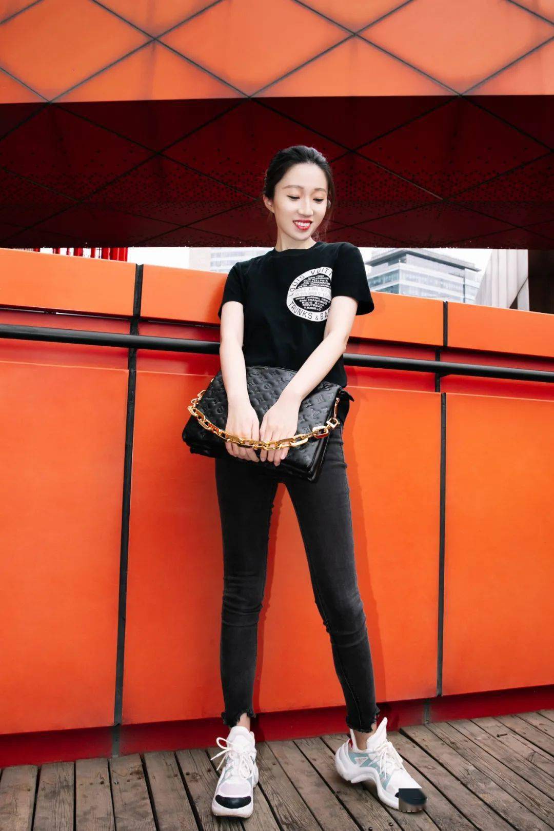 LV新手袋一出，女明星们集体撞包