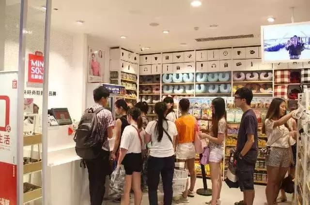 80后夫妻创业从1家店到10家店,80后创业实体店的每天点点滴滴