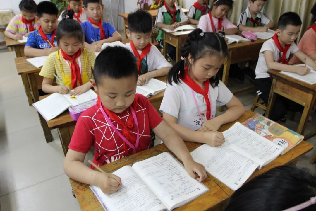 课后服务提质增效|莒县二小：“经典诵读+”，为“正雅”少年培根铸魂