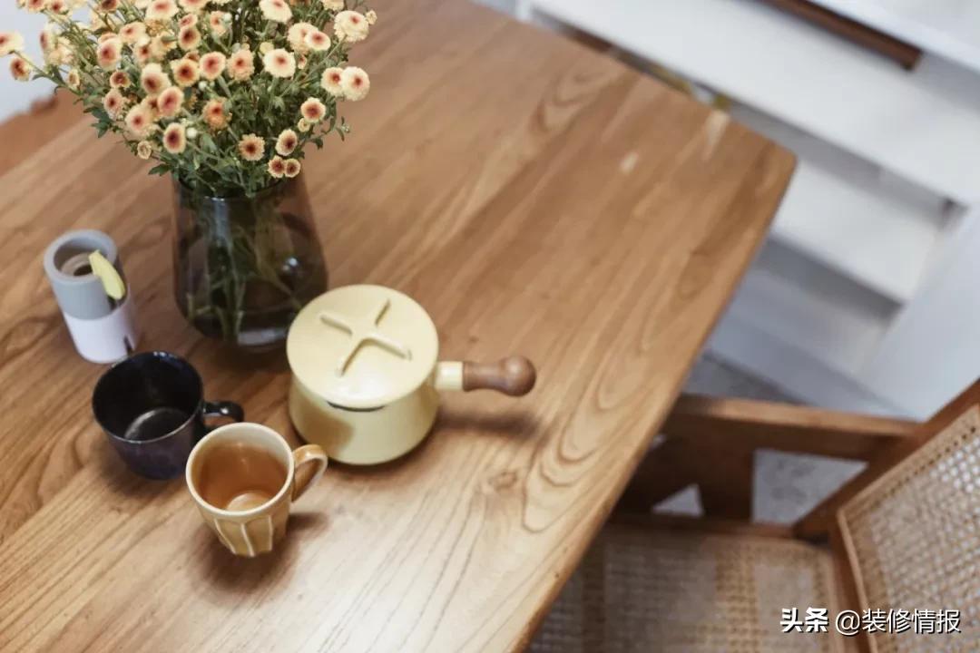 她买下32㎡上海老旧学区房,为女儿打造小桃园还有20㎡舒适大庭院