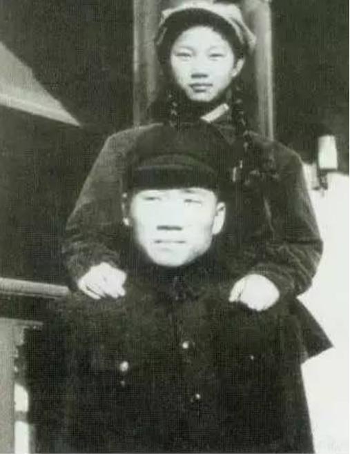 毛主席独自珍藏毛岸英遗物26年，毛岸英牺牲后他曾休养两个多月