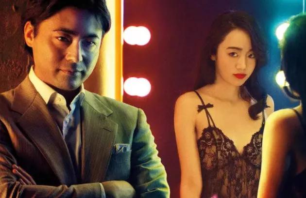 他拍过100多部电影,他拍了很多部电影英文