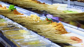 只此一家的牛腩串串火锅C位出道，19块9请你放肆开涮