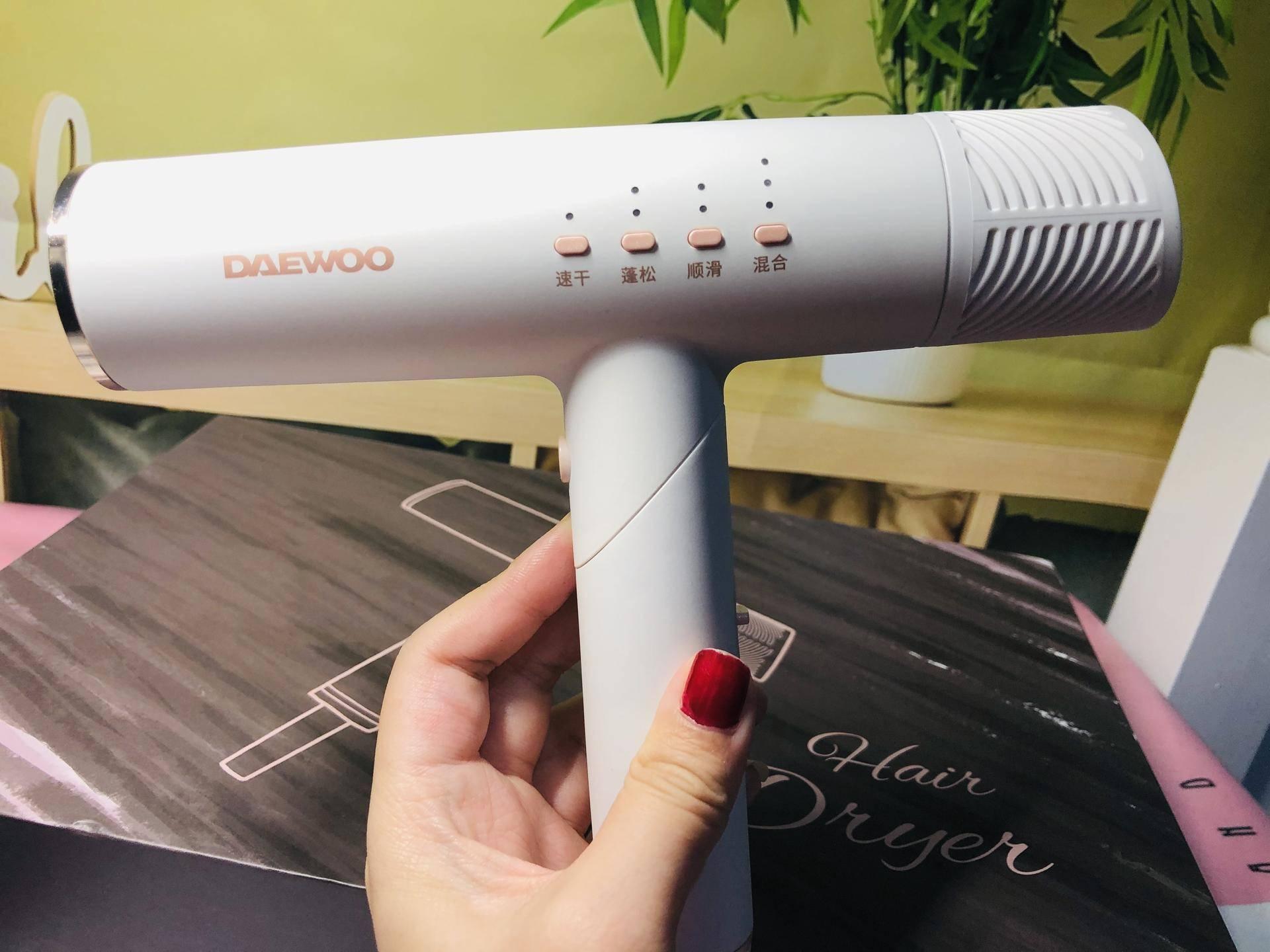 大宇高速吹风机对比徕芬吹风机,大宇吹风机测评