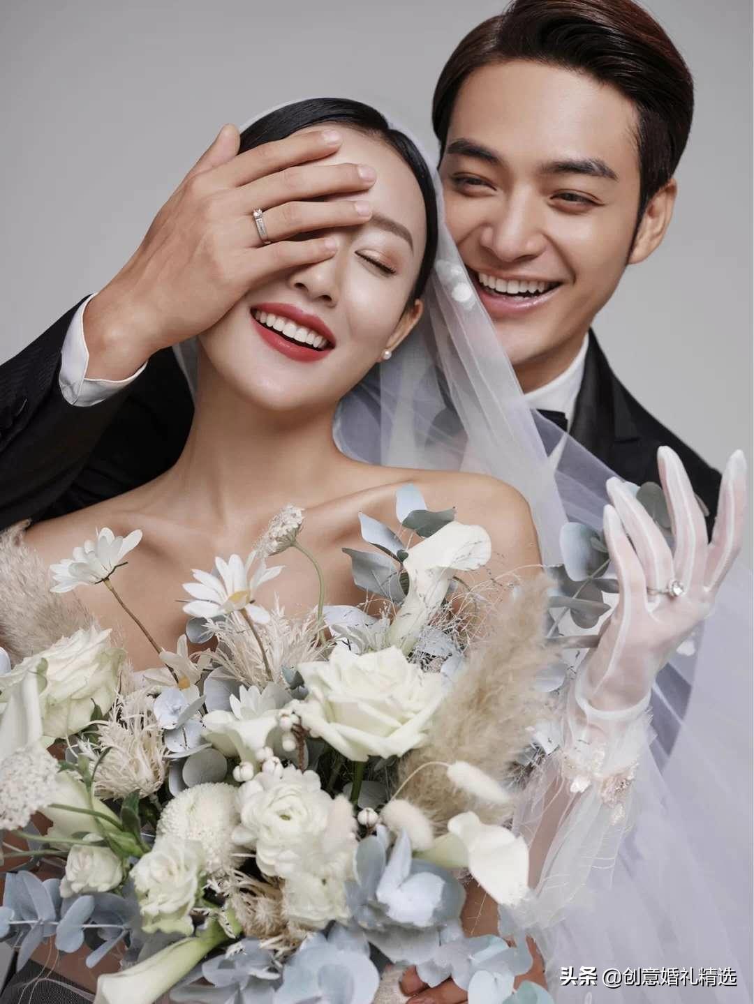 室内婚纱照的风格推荐自己在家拍,拍一套父母年代的婚纱照抖音