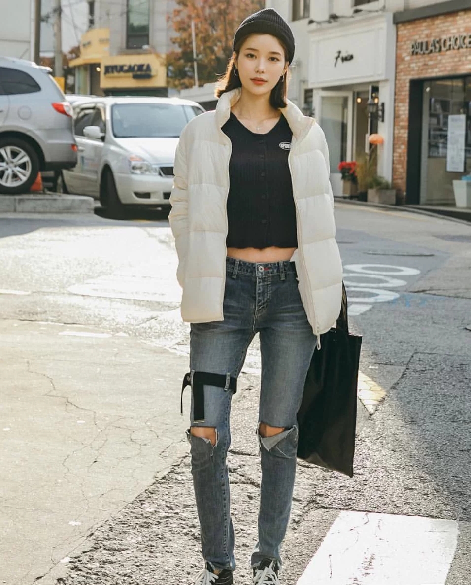 韩国小姐姐的时尚日常穿搭白色系,跟着韩国小姐姐学穿搭清新又时尚