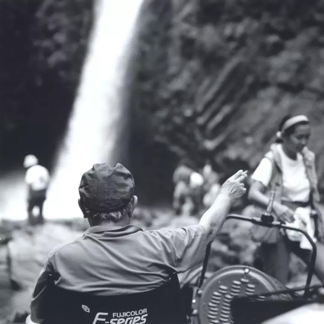 世人说我的爸爸是神，但他就是个普通人