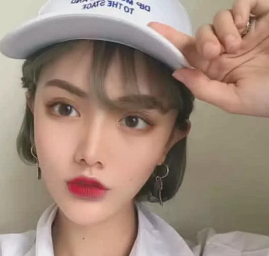 脸胖还有双下巴怎么快速消除,胖女生如何消除双下巴