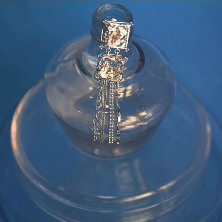 比起Ambush处了什么“对象”,我更关心这些小众配饰何时上新!