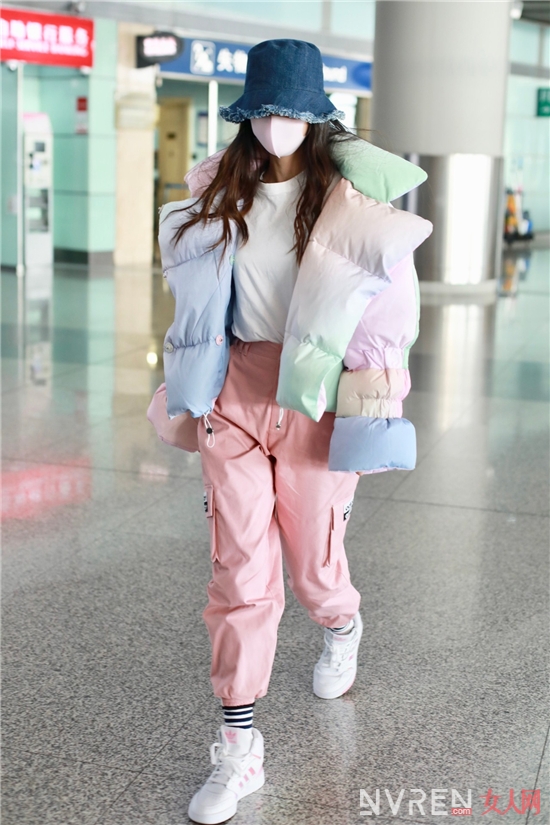 不同女明星的时尚街拍,女明星高清街拍