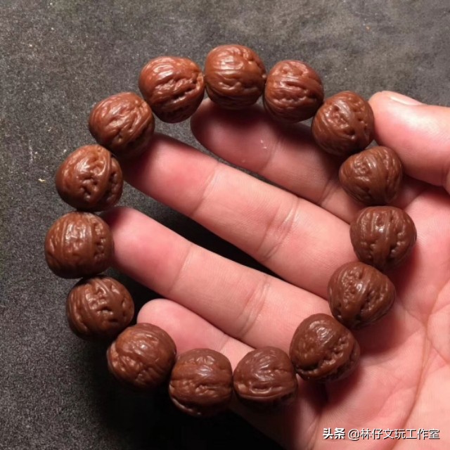 文玩小核桃手串正确盘玩方法,玩野生的文玩核桃好吗