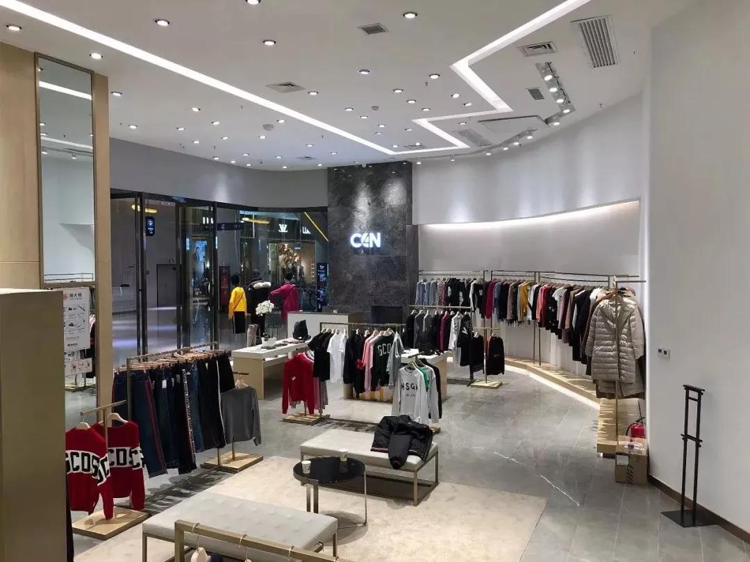 娜扎穿衣搭包包,30多个包包