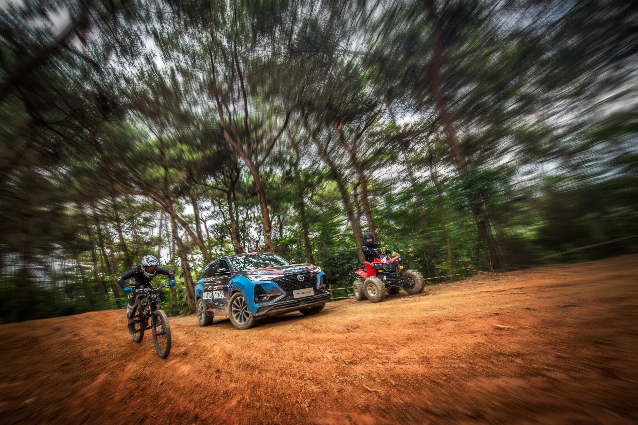 长安cs75最强越野测试,长安cs75plus越界