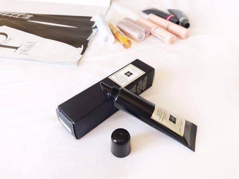 嘴唇水嘟嘟的太可爱了，但你的怎么还那么干瘪