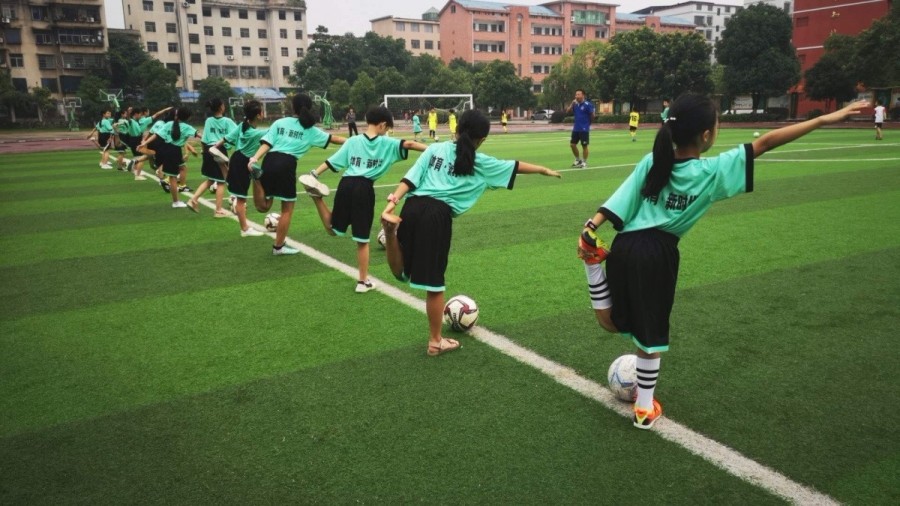 “体育·新时代”泽途体育足球培训夏令营开营啦