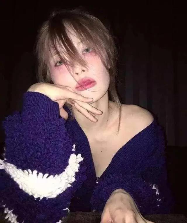 适合秋冬的橘朵腮红,2019秋冬三色倩碧小雏菊腮红