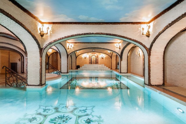 西媒惊曝梅西真实年薪,梅西2年12亿欧元交多少税