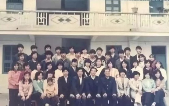 80后的中专相当于现在什么学历,现在的中专相当于以前的什么学历