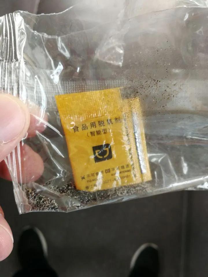 脱氧剂跟干燥剂放一起会怎样,脱氧剂干燥剂误食了怎么办