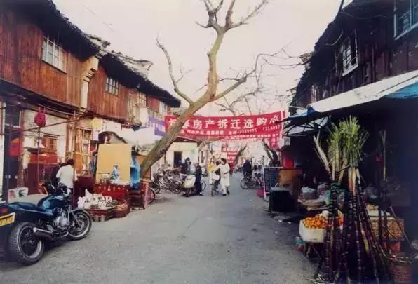 天一广场附近的老街,天一广场20年前