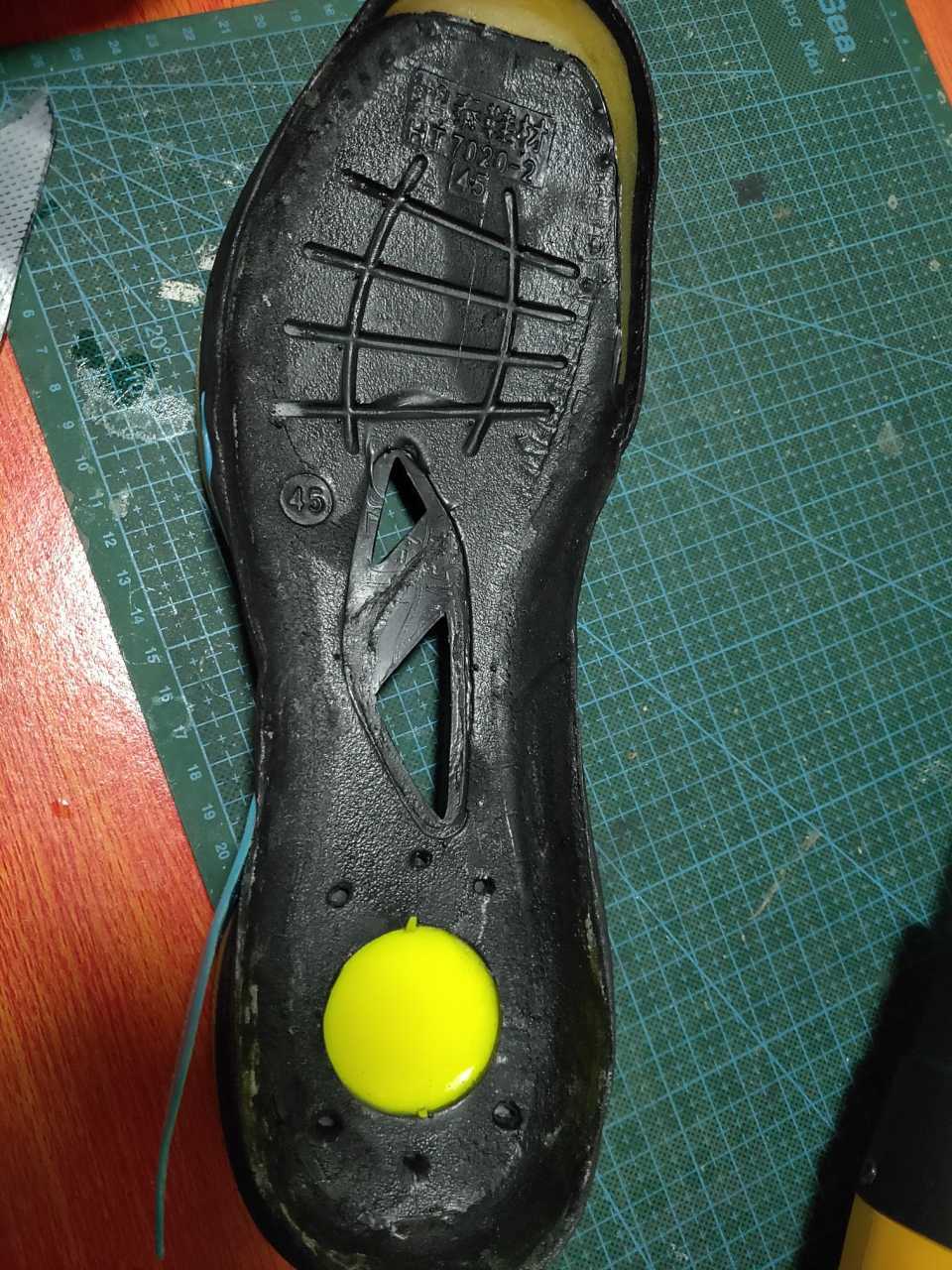 来了来了！你们要的羽毛球气垫球鞋改装教程来了