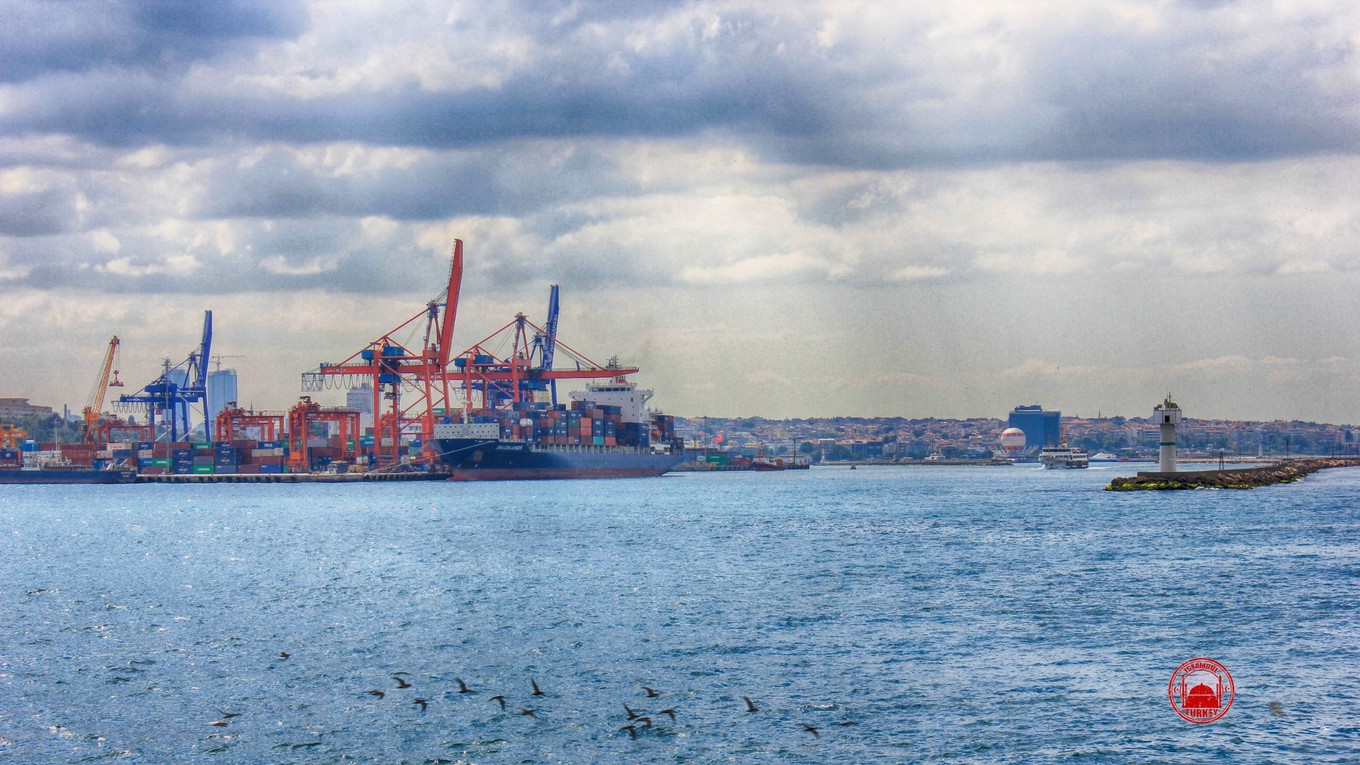 亚洲欧洲北美洲南美洲分界线,亚洲和欧洲的分界线是什么山