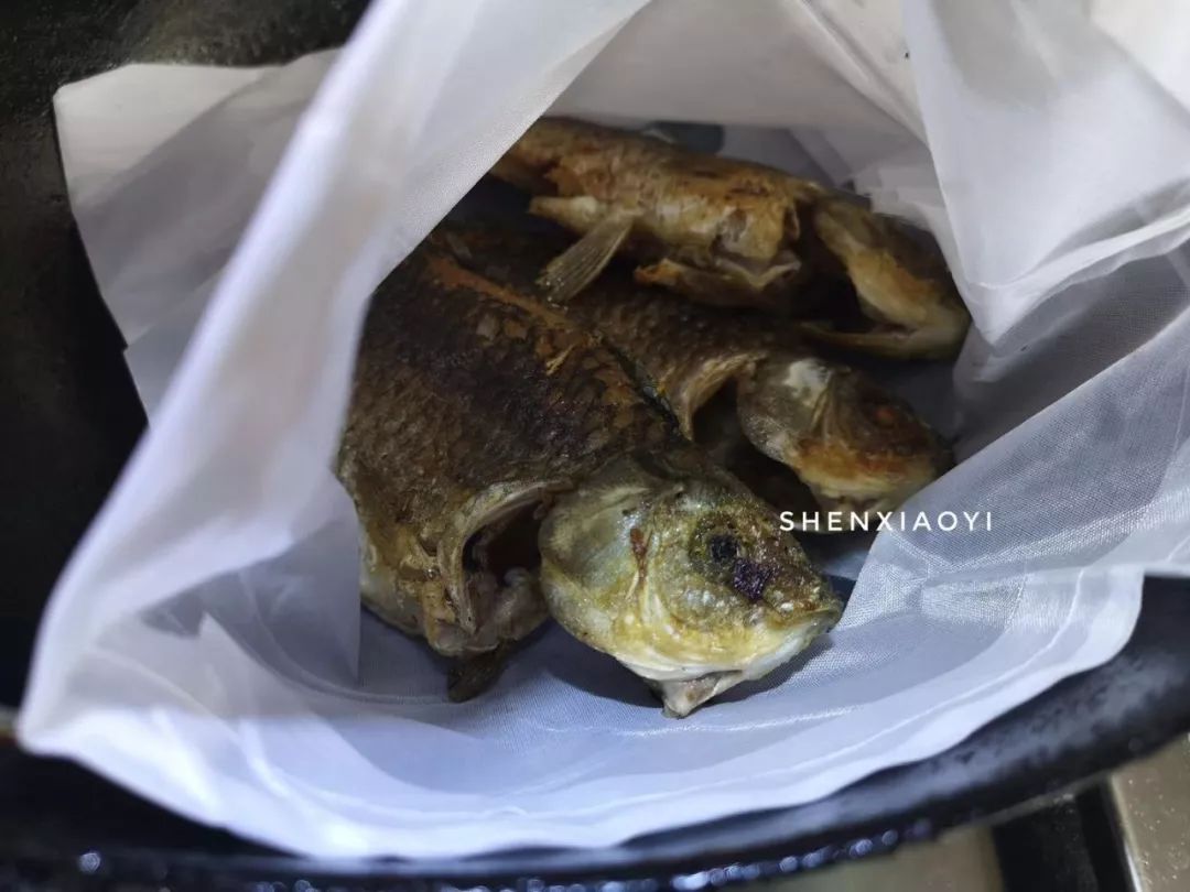 清汤鱼要怎么煮汤才会白,如何让鱼煮得更白汤