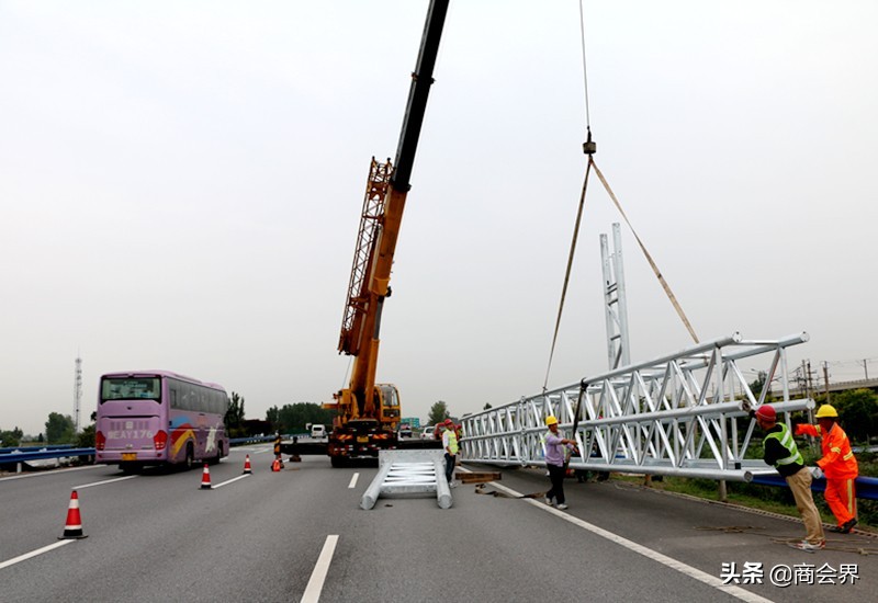 河南高速实业公司豫北养护中心ETC龙门架安装工程全面完成