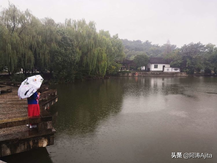 勿谓湖小,天在其中:绍兴东湖